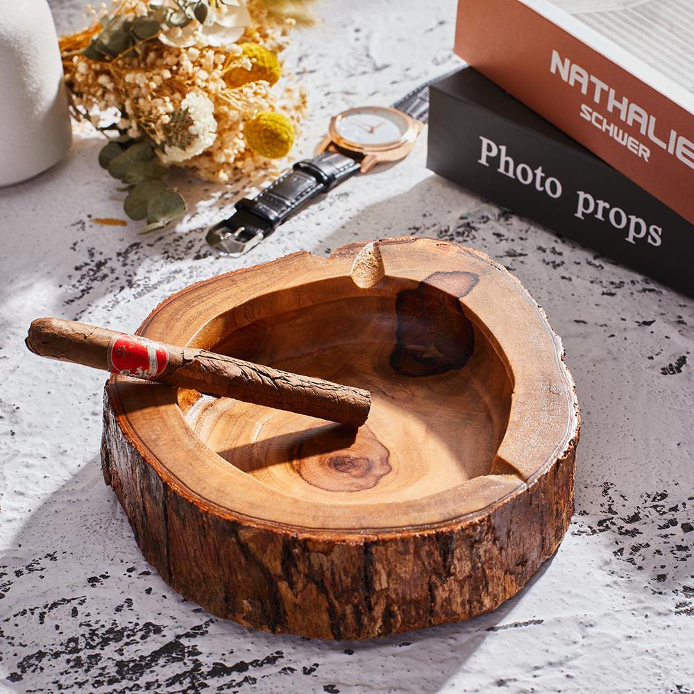 WOODEN CIGAR ASHTRAY